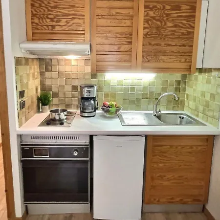 Апартаменты Studio Pour 2 A Val D'Isere, Proche Centre Et Pistes, Animaux Admis - Fr-1-411-167